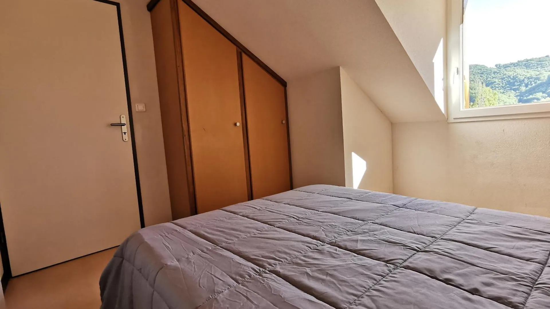 Tourisme vert, T2 avec piscines dans résidence Goelia Saint-Geniez-dʼOlt Appartement