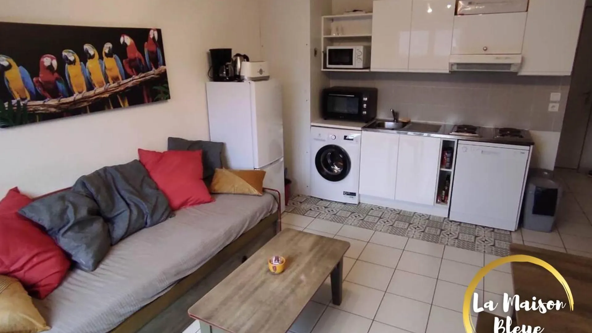 Appartement Tourisme vert, T2 avec piscines dans résidence Goelia Saint-Geniez-dʼOlt France