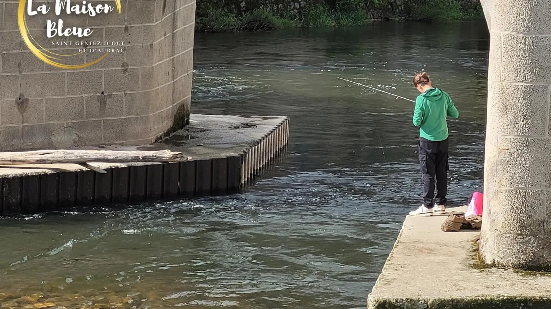 Tourisme vert, T2 avec piscines dans résidence Goelia Saint-Geniez-dʼOlt