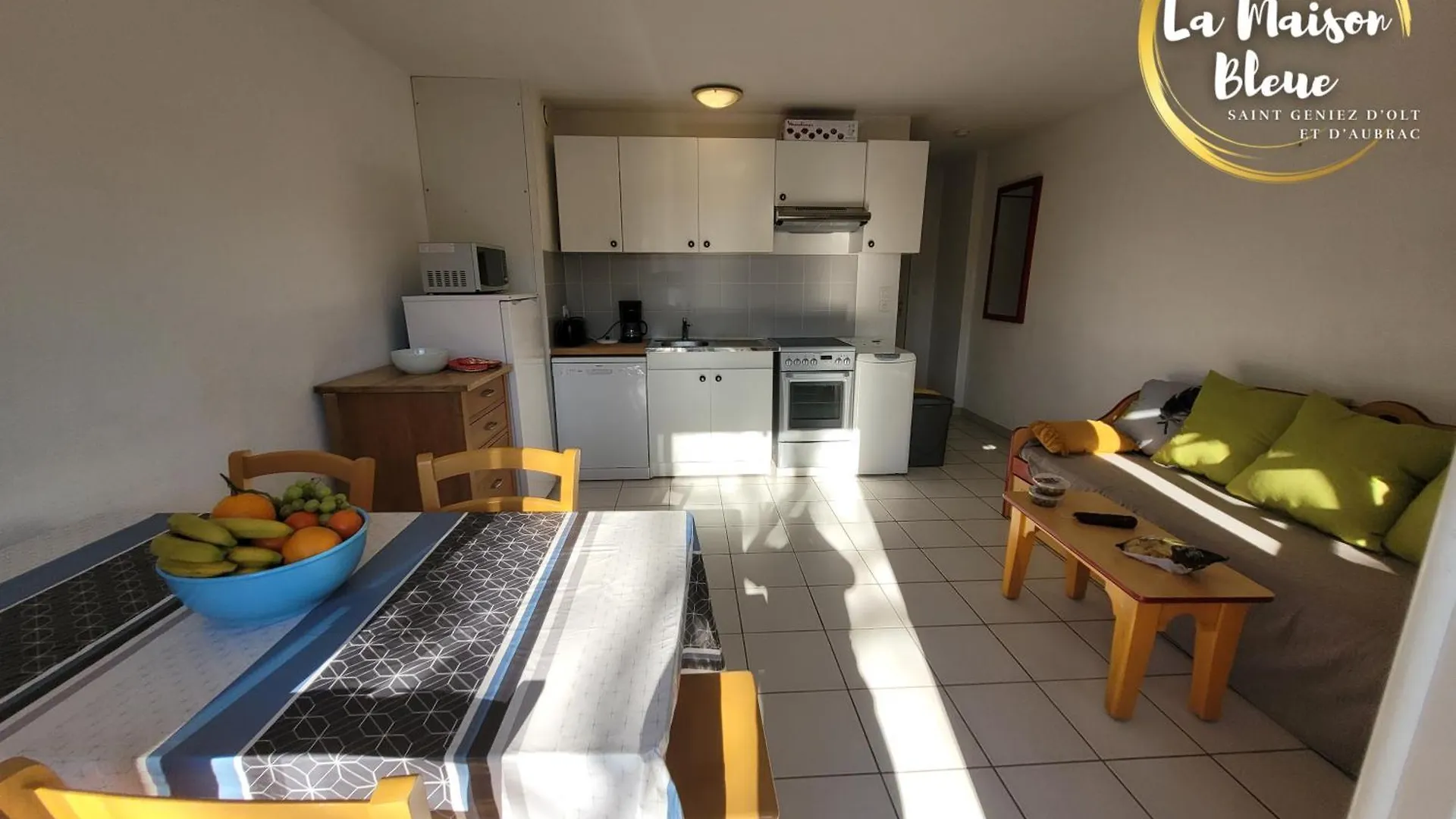 Tourisme vert, T2 avec piscines dans résidence Goelia Saint-Geniez-dʼOlt Appartement