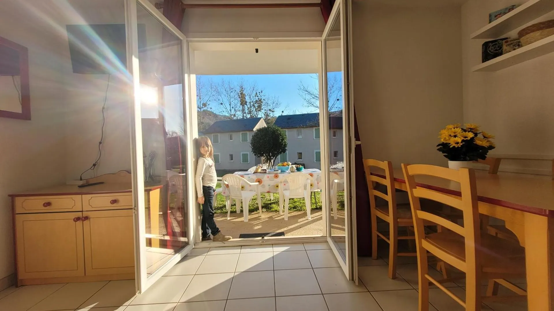 Tourisme vert, T2 avec piscines dans résidence Goelia Saint-Geniez-dʼOlt France