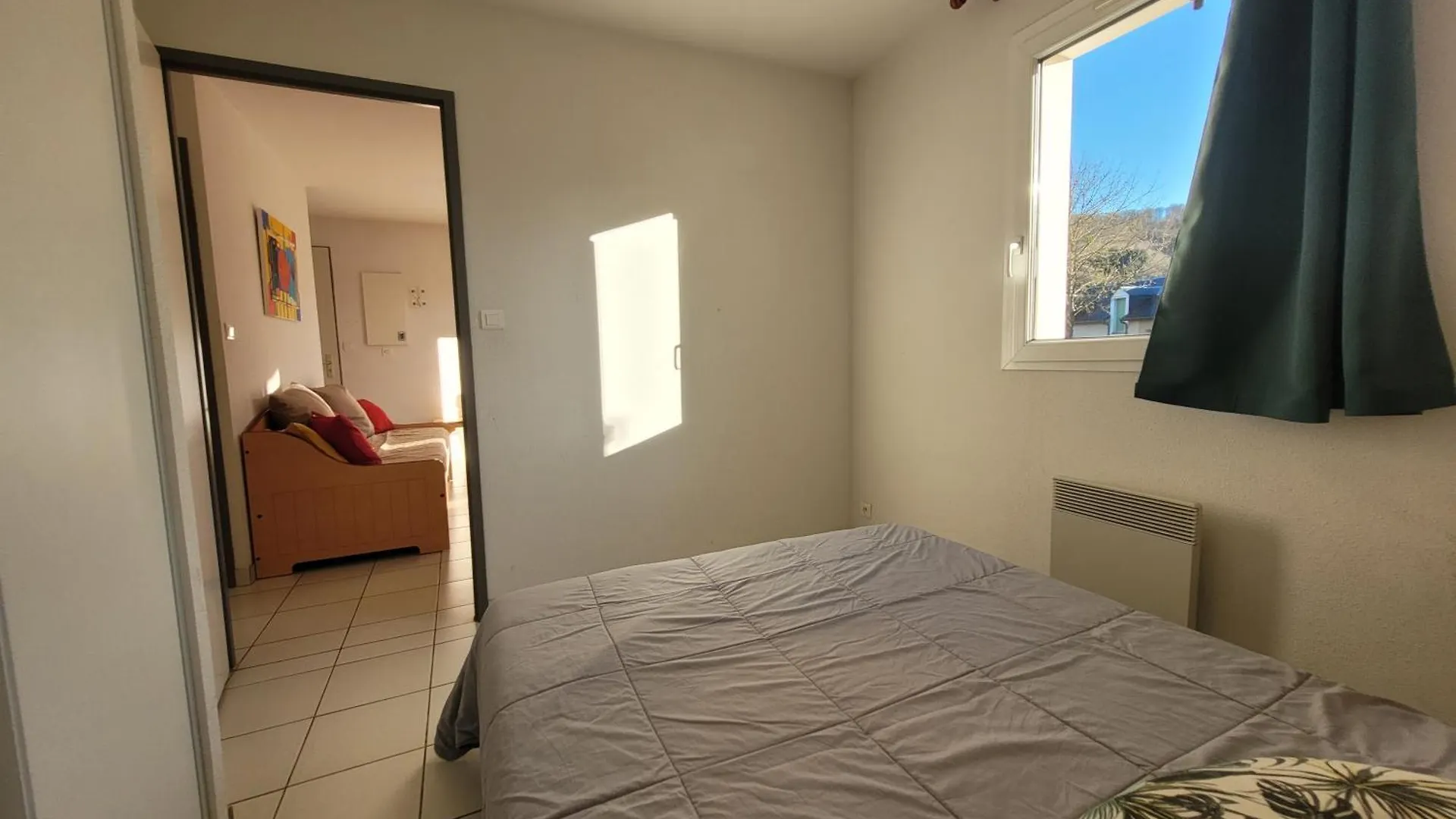 La Maison Bleue, Village Vacances, Piscine, Parking Saint-Geniez-dʼOlt 0*,  法国
