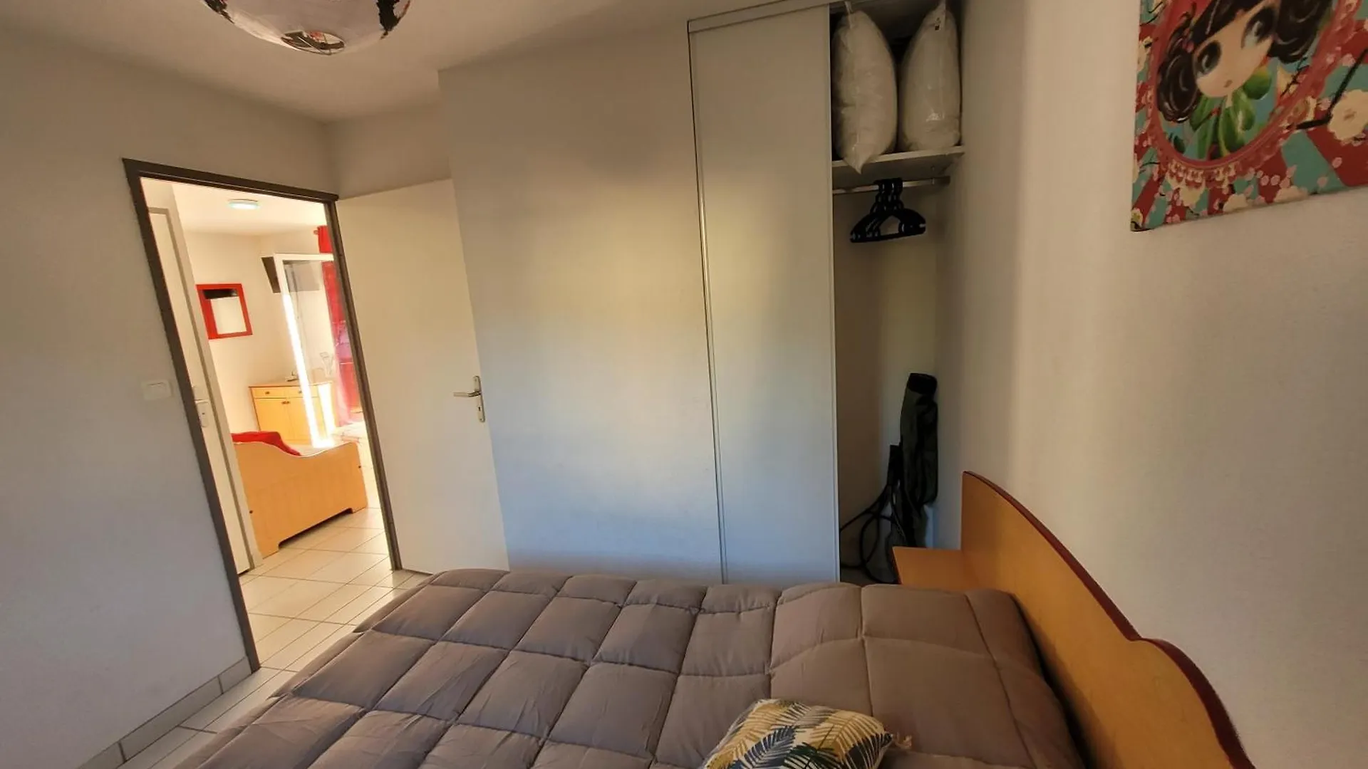 La Maison Bleue, Village Vacances, Piscine, Parking Saint-Geniez-dʼOlt 公寓