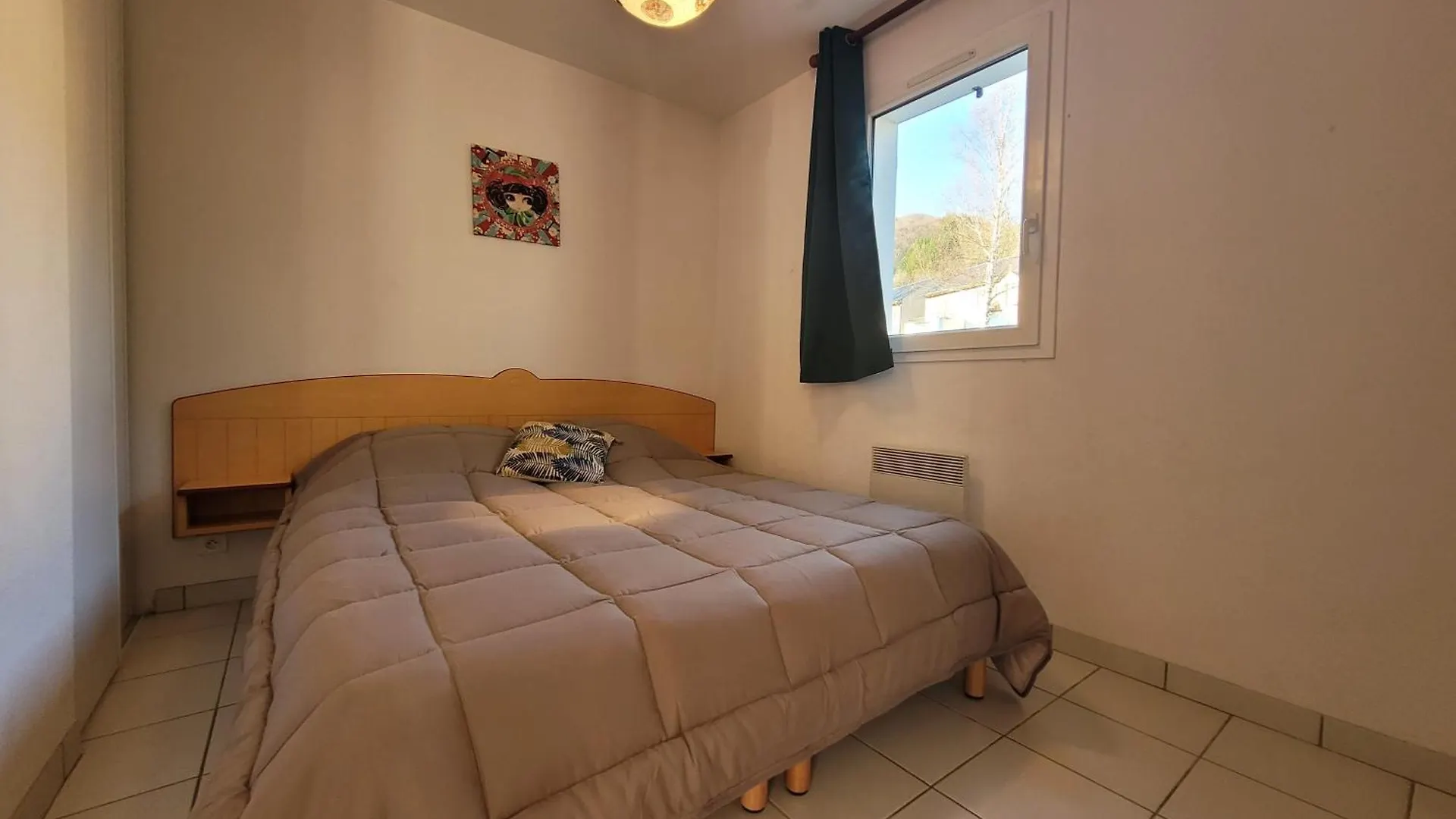 La Maison Bleue, Village Vacances, Piscine, Parking Saint-Geniez-dʼOlt 0*,