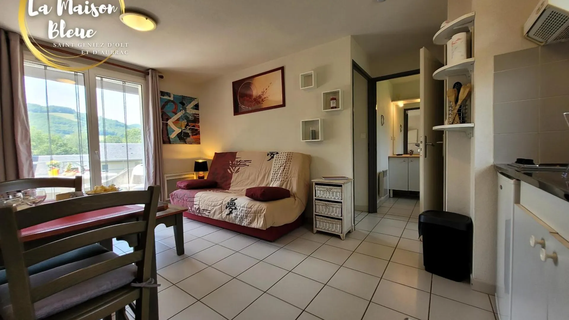 La Maison Bleue, Village Vacances, Piscine, Parking Saint-Geniez-dʼOlt