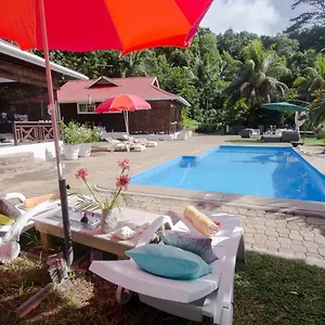 kokogrove-chalets.maheislandhotels.com/